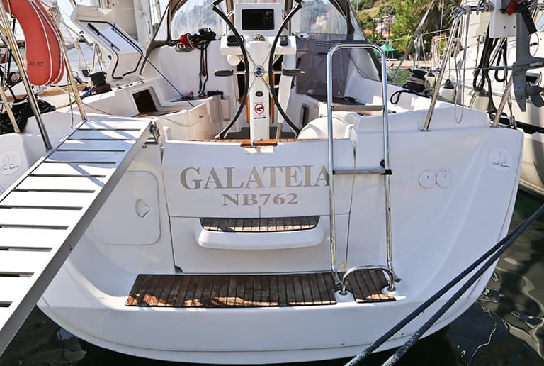 Cruise Sailing Yacht