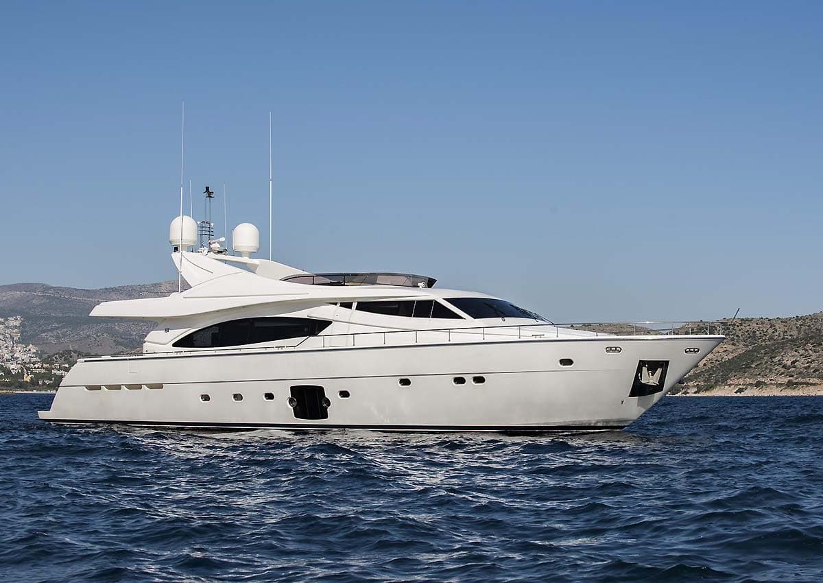 Ferretti 881