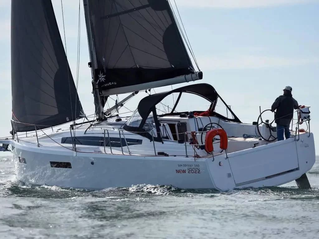 Sun Odyssey 380