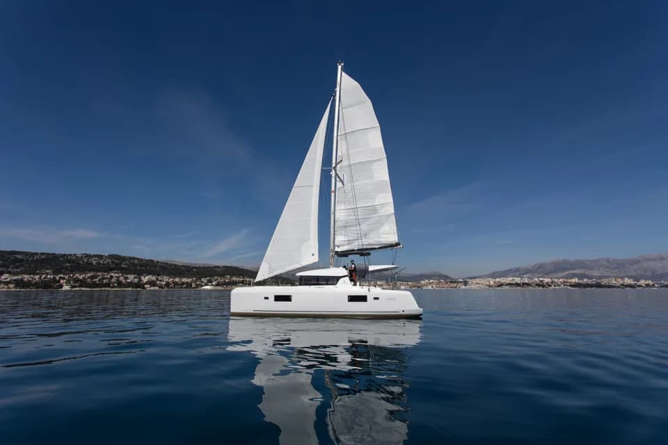 Lagoon 42