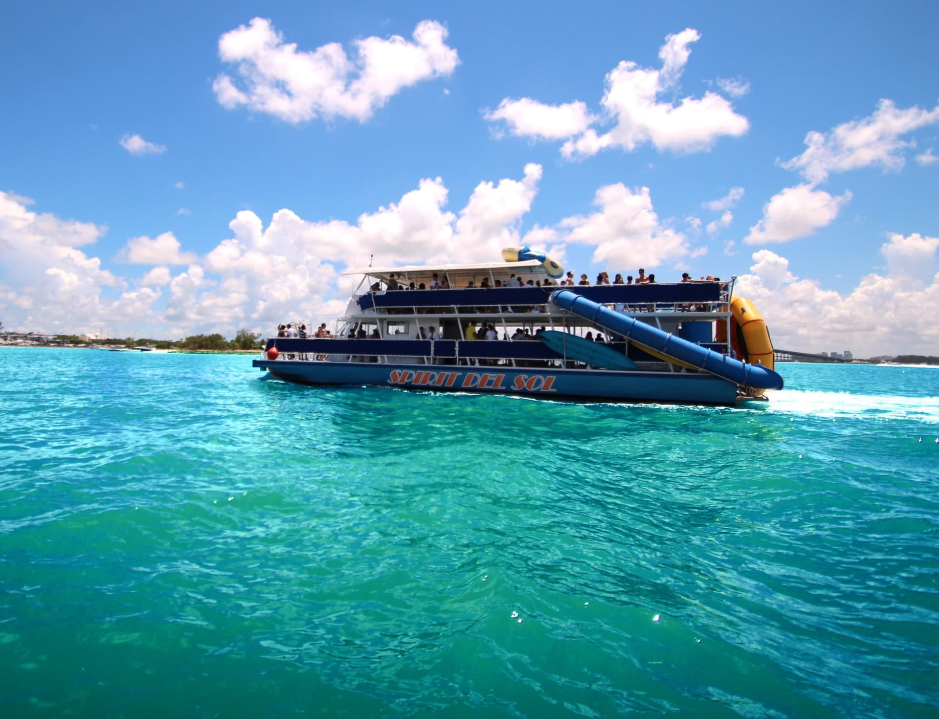 Del Sol 65′ Slide Catamaran Yacht