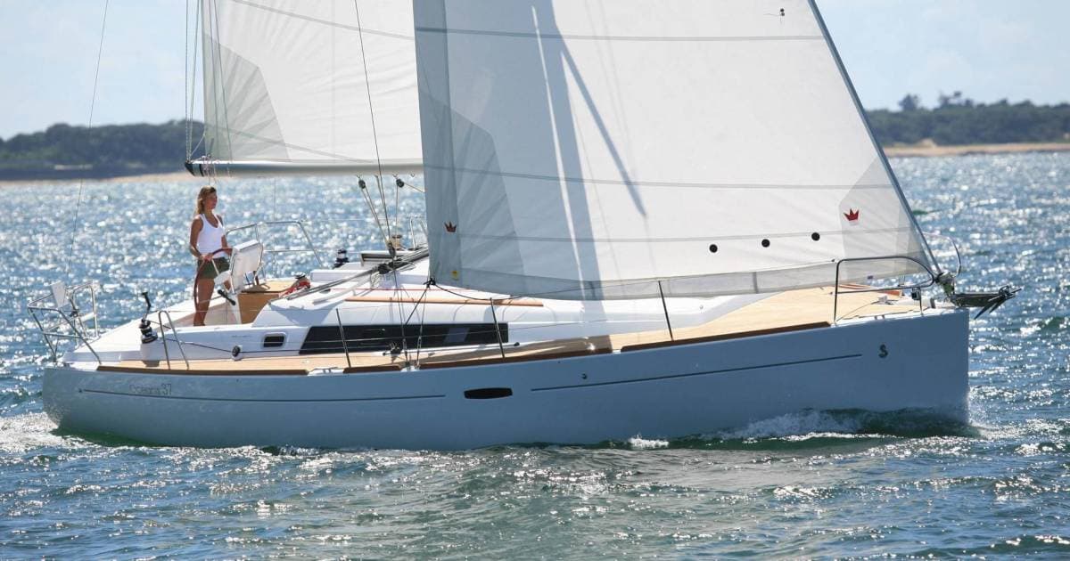 Oceanis 37