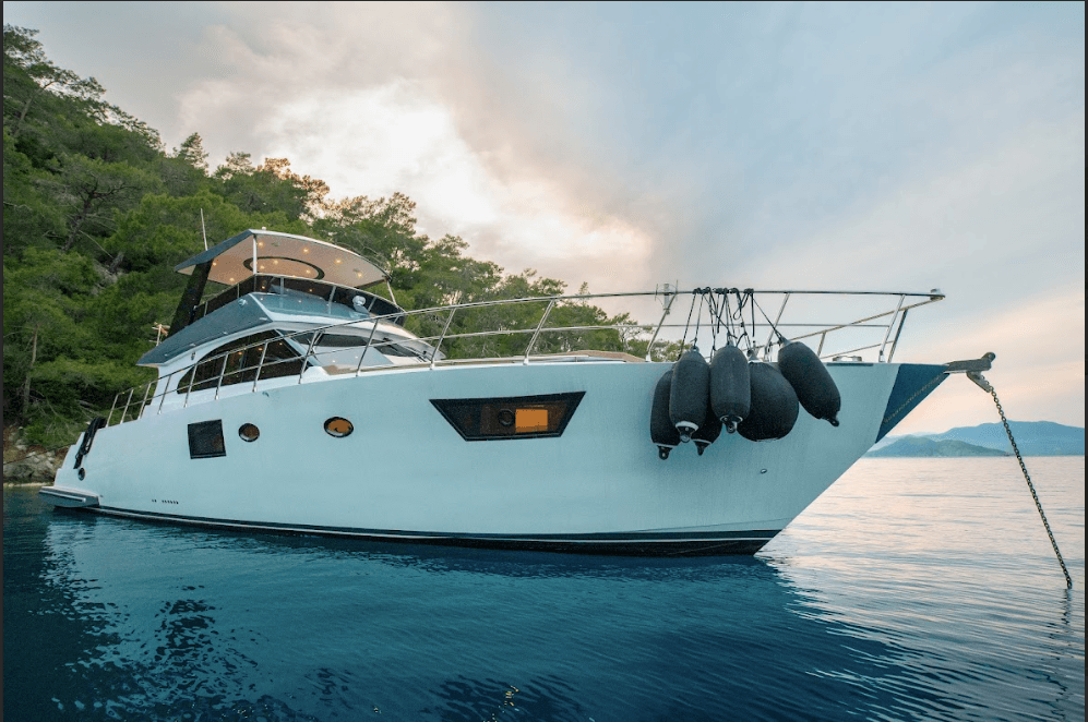 2023 MODEL MOTOR YACHT