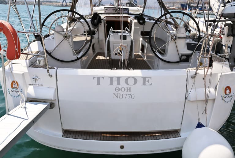 Cruise Sailing Yacht