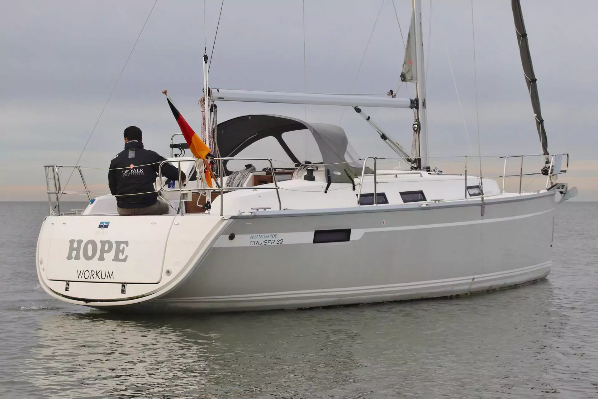 Bavaria 32
