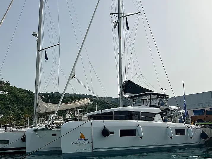 Lagoon 42