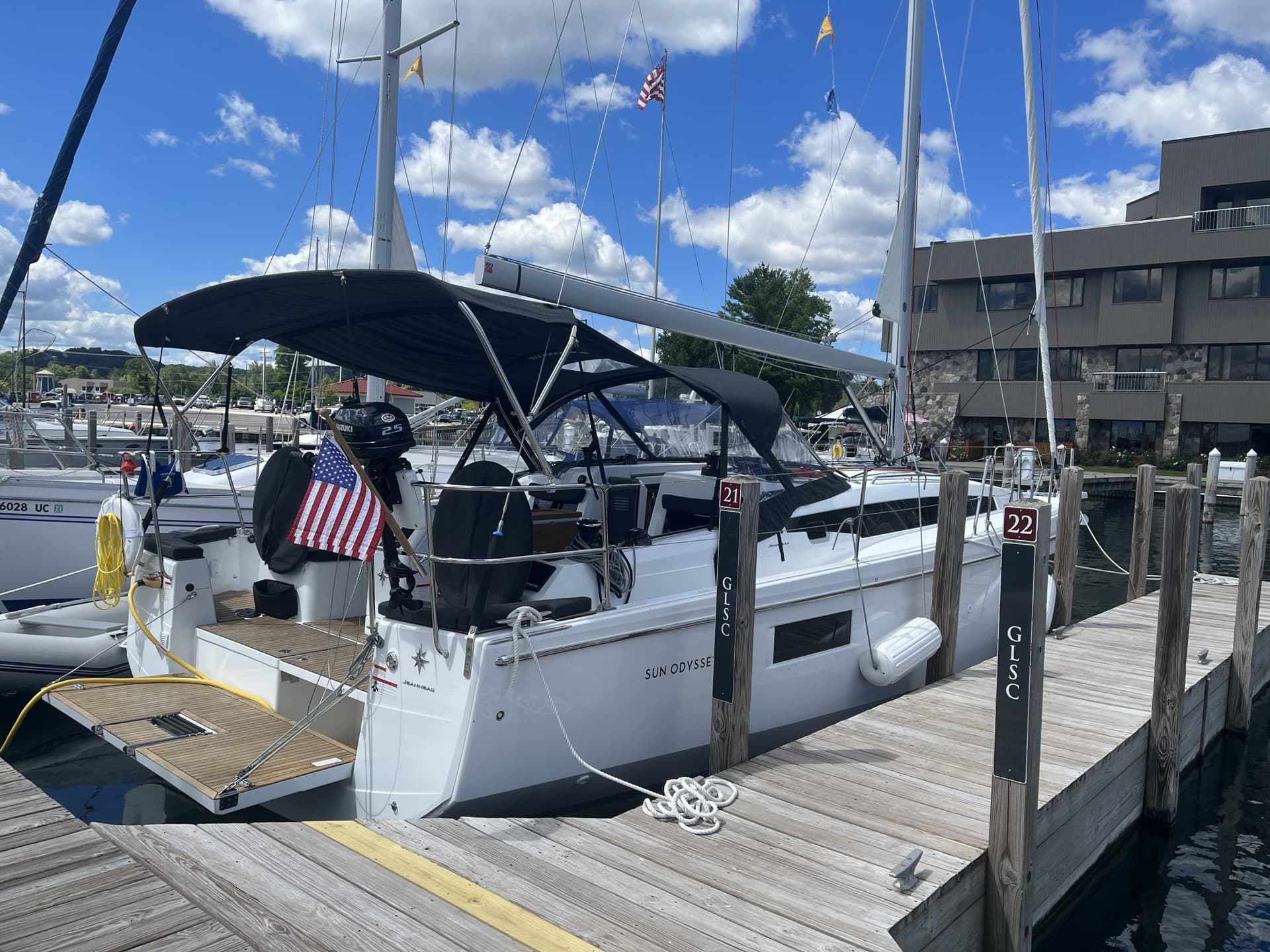 2022 Jeanneau 410 (3 cabin)