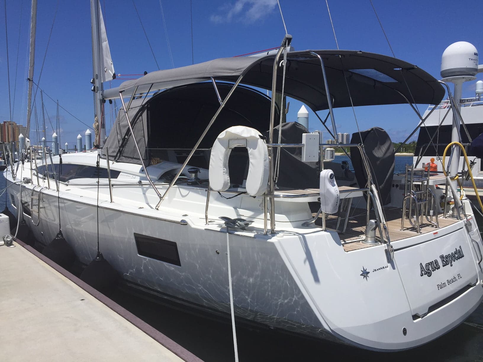 Agua Especial Jeanneau 54