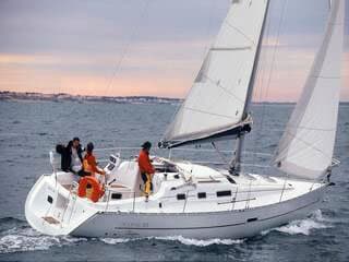 Oceanis 323