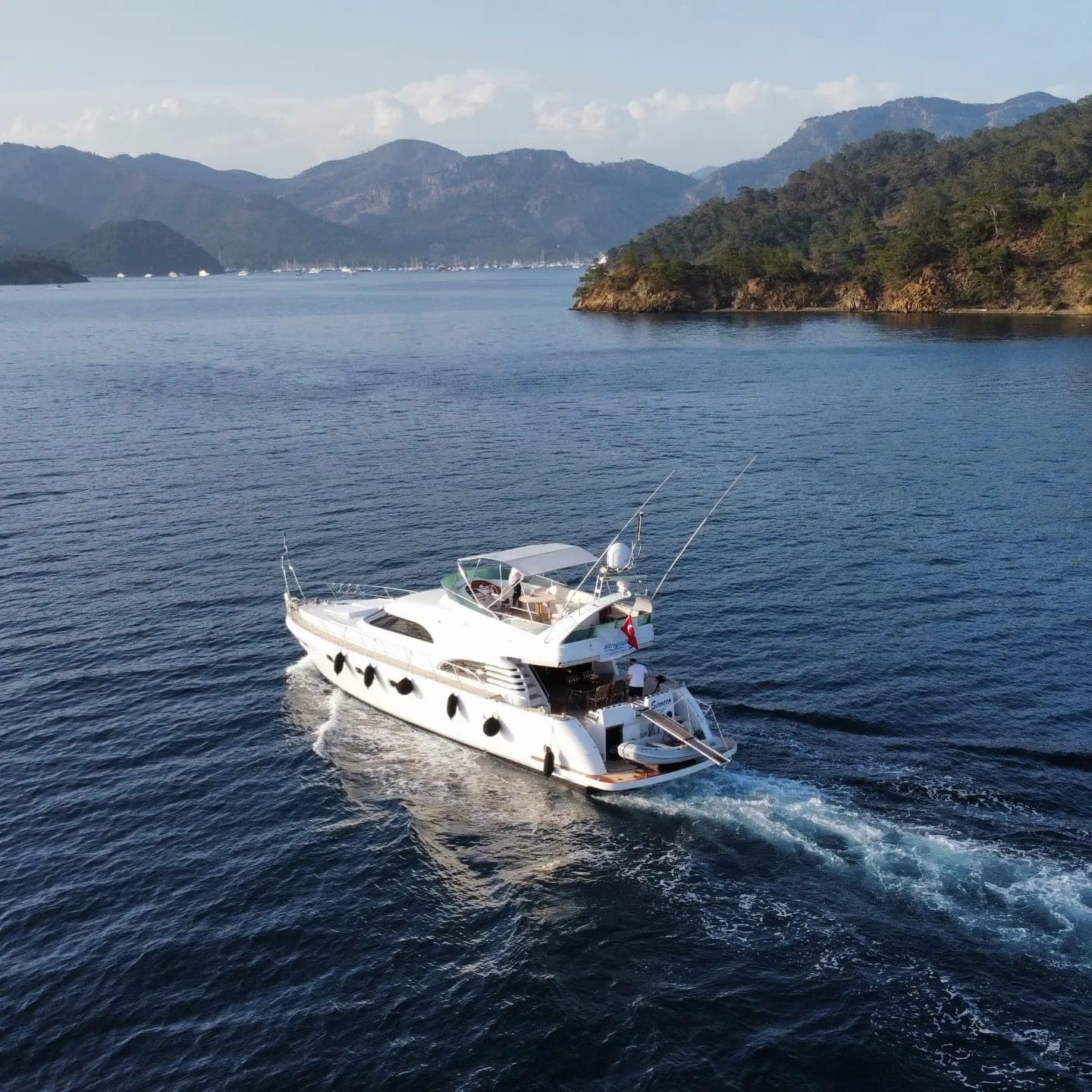 Motoryacht 66 Feet 3 Cabin