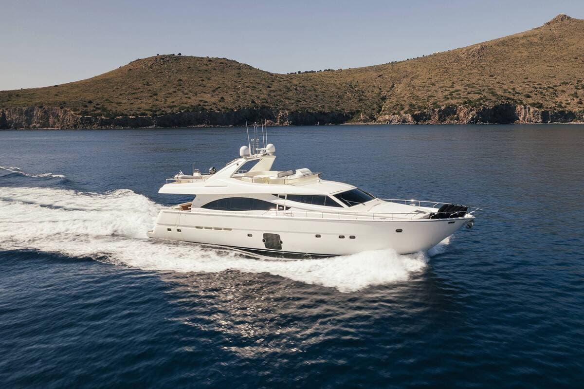 Ferretti Yachts 830 Flybridge